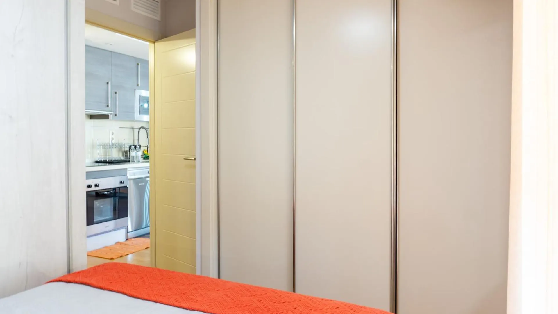 Apartamento Con Parking Cerca Del Centro Málaga 0*,